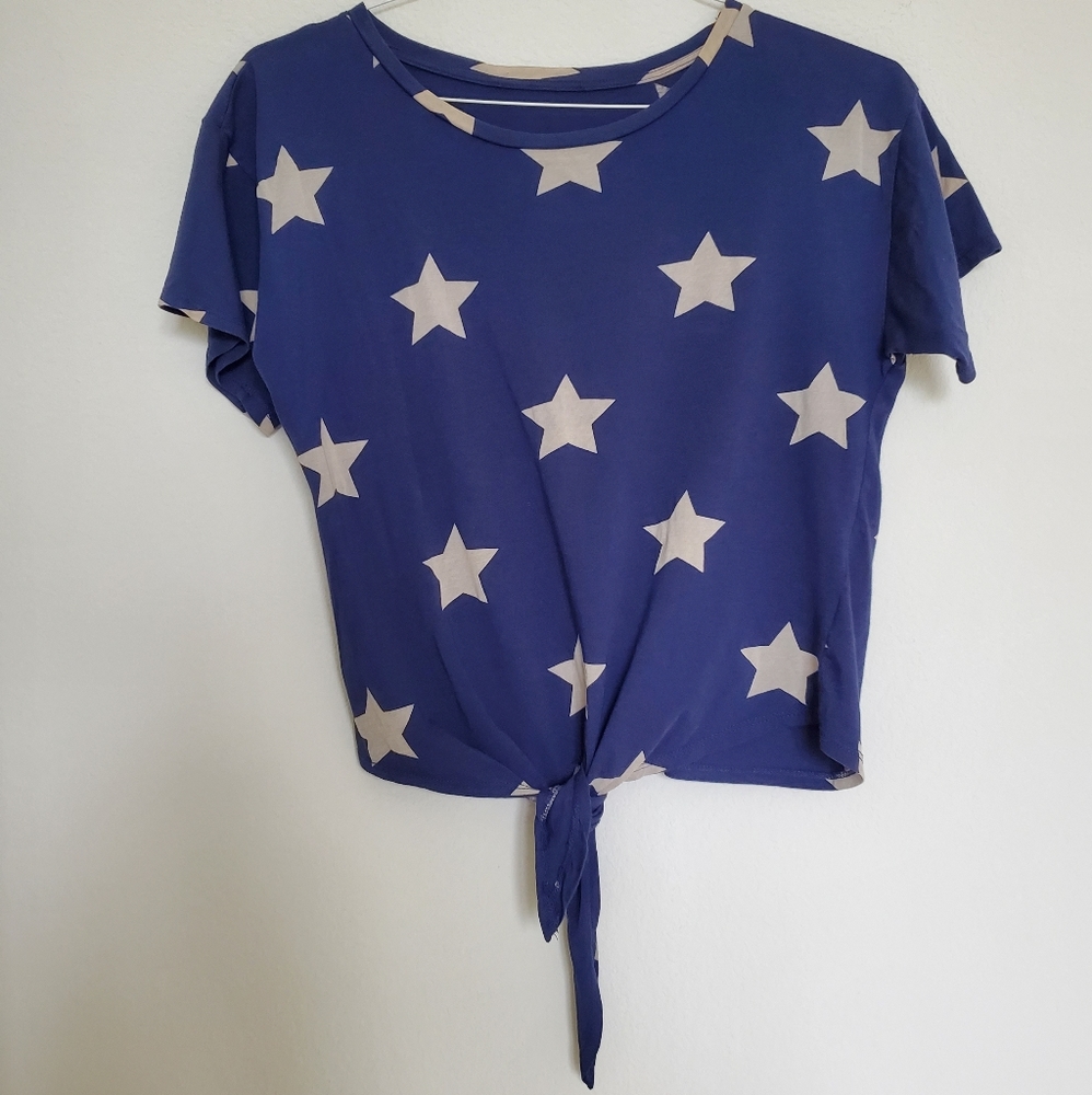 Star Print Cropped Tee With Tie Knot